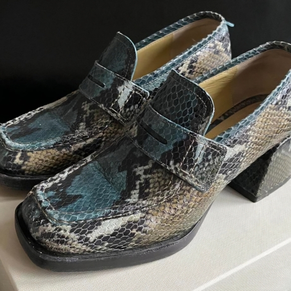 LABUCQ Kitty Loafer  size 39/9 gently worn - Picture 6 of 10